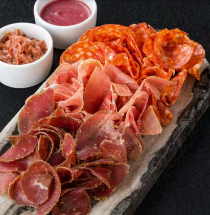 Работник на производство мясных деликатесов